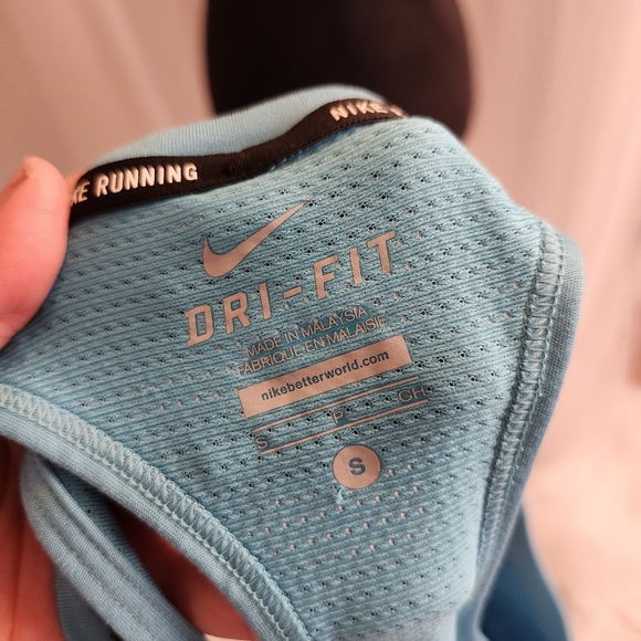 Nike Dri Fit Tank Small - Picture 2 of 4